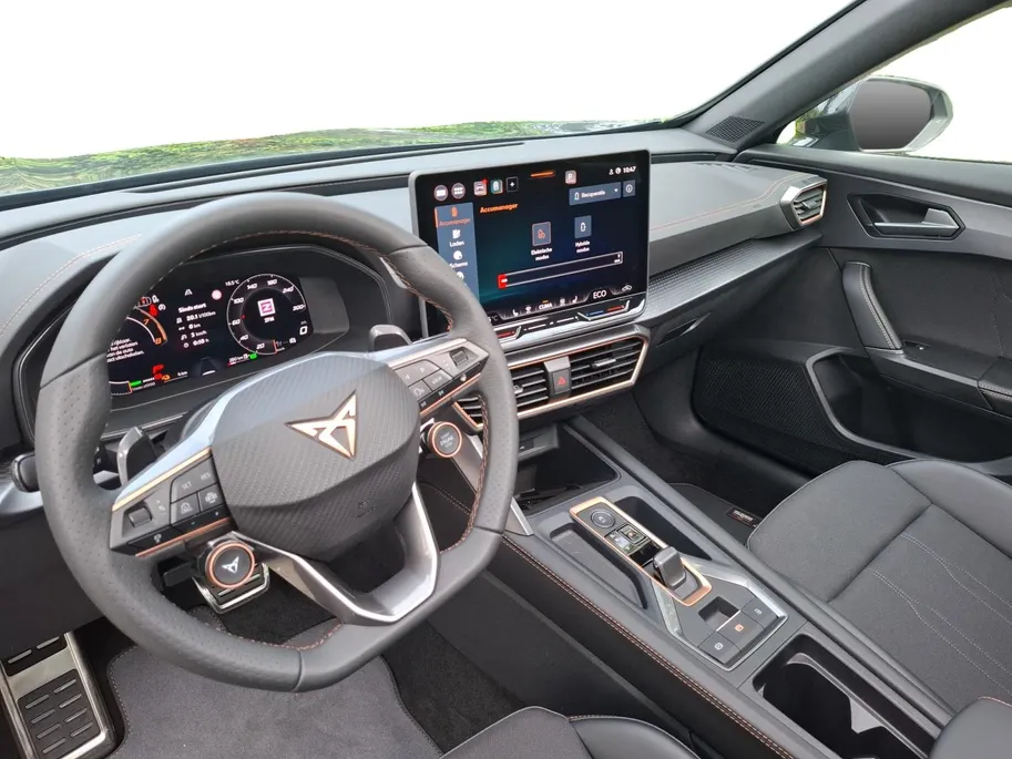 CUPRA Formentor 1.5 TSI e-Hybrid Business | NIEUWE AUTO | ELEKTRSICH WEGKLAPBARE TREKHAAK | STOEL & STUURVERWARMING | SCHUIFKANTELDAK |