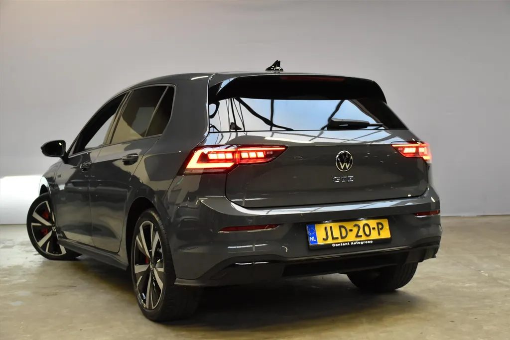 Volkswagen Golf 1.5 eHybrid GTE | Panoramadak | 360° Camera | Navigatie