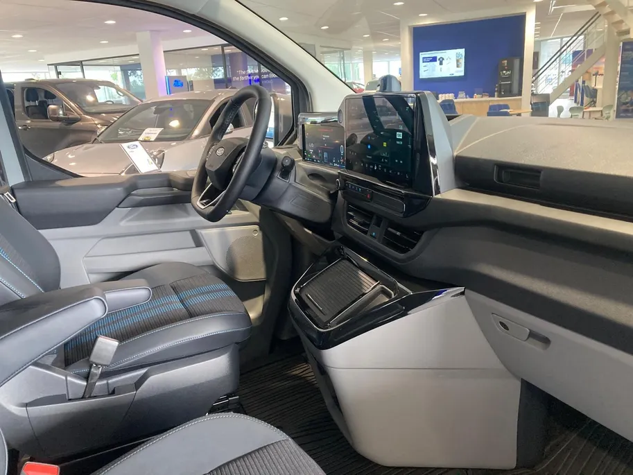 Ford Transit Custom 320 2.5 PHEV L2H1 Sport DC UIT VOORRAAD