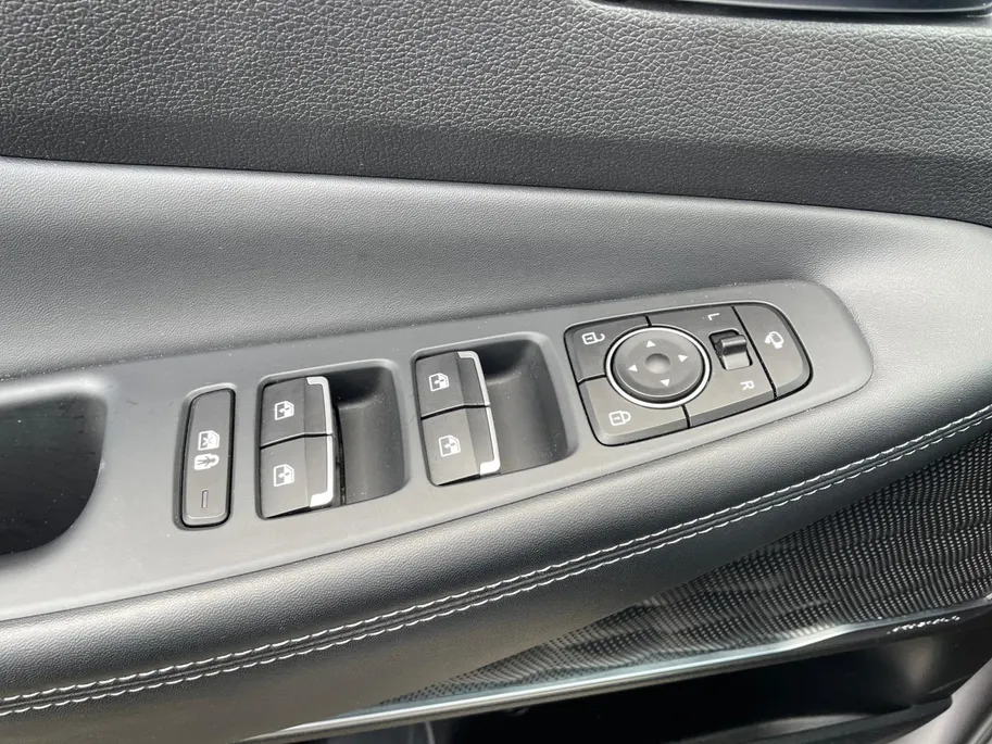 Hyundai Santa Fe 1.6 T-GDI HEV Premium 7p. | Lederen bekleding| Stoelverwarming/koeling| Stuurverwarming| Elektrische achterklep| Trekhaak| 1650 KG trekgewicht|