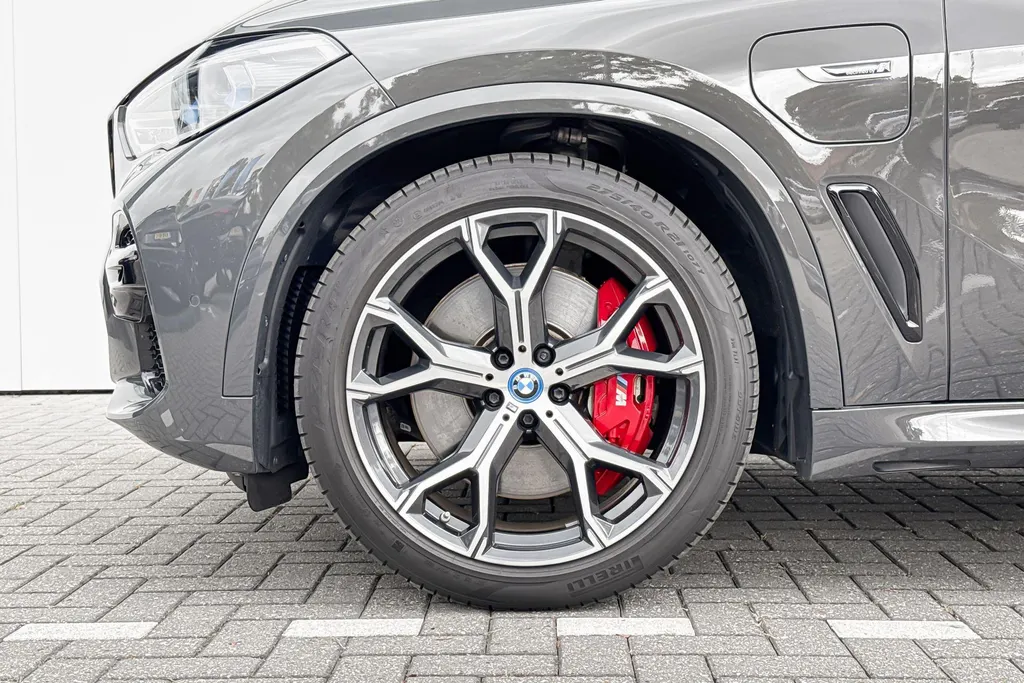 BMW X5 xDrive45e