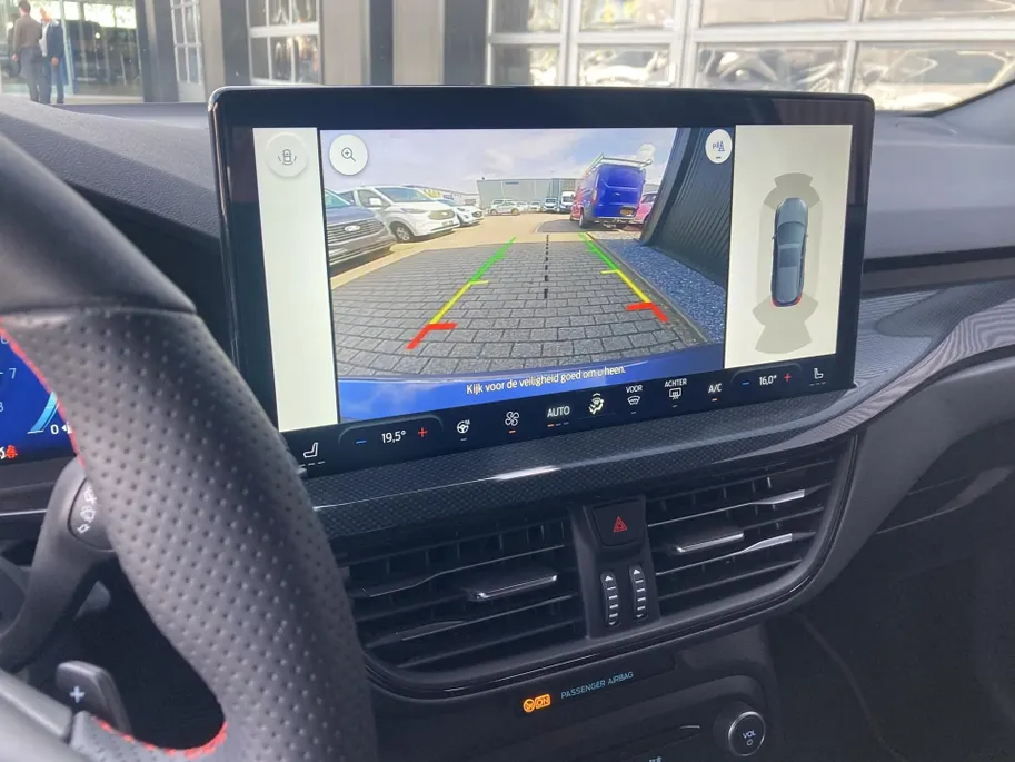 Ford Focus 1.0 EcoBoost Hybrid 155pk Automaat ST Line X Wagon Navigatie - Apple Carplay/ Android Auto - Winter Pack - Driver Assistance Pack