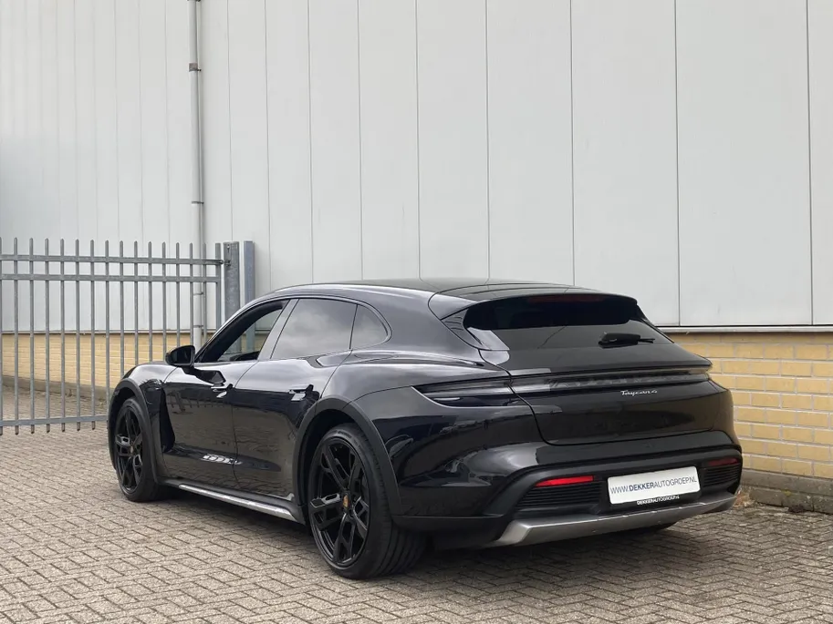 Porsche Taycan Cross Turismo 4 93 kWh sport chrono - panoramadak -stoelenpakket -stoelverwarming -luchtvering