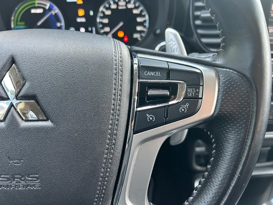Mitsubishi Outlander 2.4 PHEV Pure+ | Automaat | Keyless start | Keyless entry | Stoel Verwarming | Trekhaak | Cruise control |