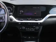 Kia e-Niro DynamicPlusLine 64 kWh | Schuif-/kantel dak | Cruise adapt.| Navi | 17' LM | Stuur-/stoelverwarming | Camera | Clima |