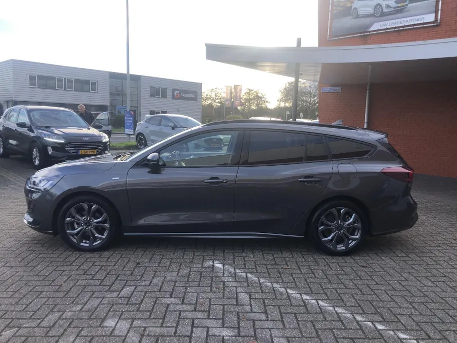 Ford Focus Wagon 1.0 EcoBoost Hybrid ST Line GROOT NAVIGATIESCHERM.