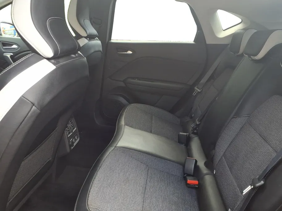 Renault Captur 1.6 E-Tech Hybrid 145 Intens Apple Carplay/Android Auto , electronic climate controle , camera , parkeersensor , lm velgen , navi , cruise , tel , usb.