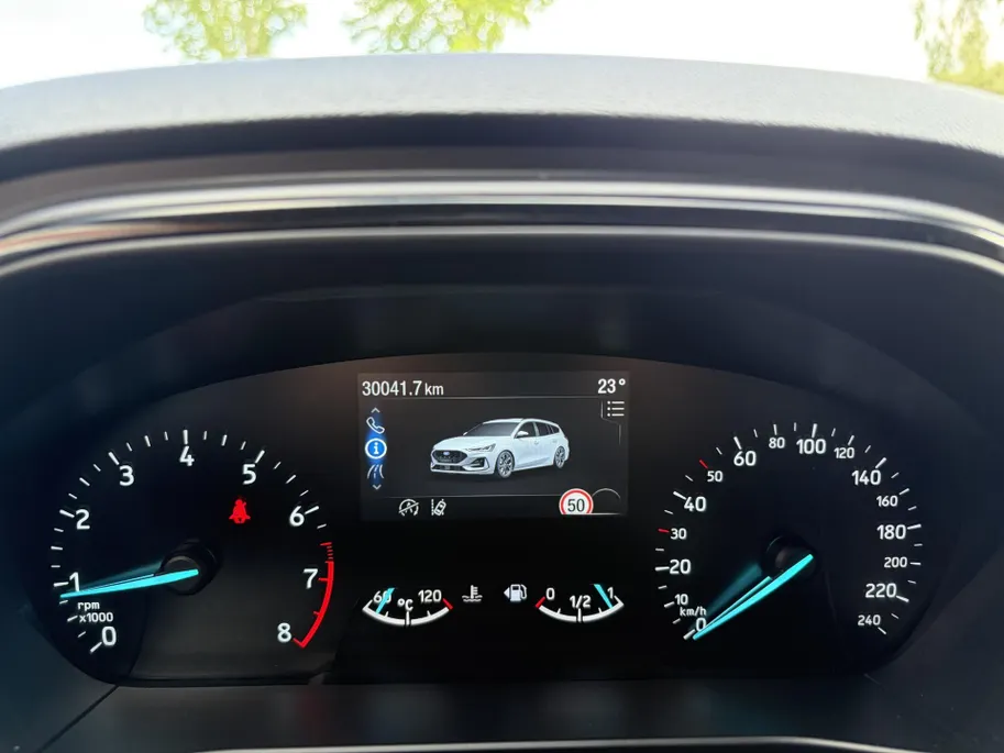 Ford Focus Wagon 1.0 EcoBoost Hybrid ST Line
