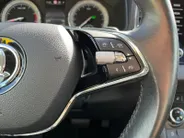 Škoda Karoq 1.5 TSI ACT Business Edition |Upgrade Business|Trekhaak| Stuur/Stoelverwarming| Comfort-pakket|12 maanden Bovag garantie|