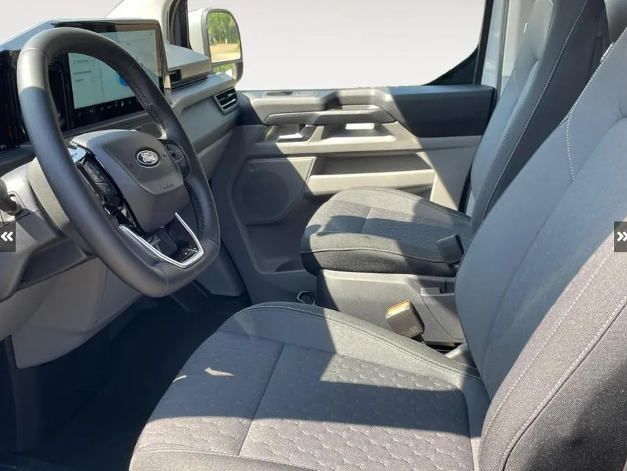 Ford E-Transit Custom 320 L2H1 Limited 71 kWh 218 pk | 0,99% rente op financial lease | Navigatie | 2-zits uitvoering | Inklapbare trekhaak | LM velgen 17' | TE BESTELLEN VOERTUIG