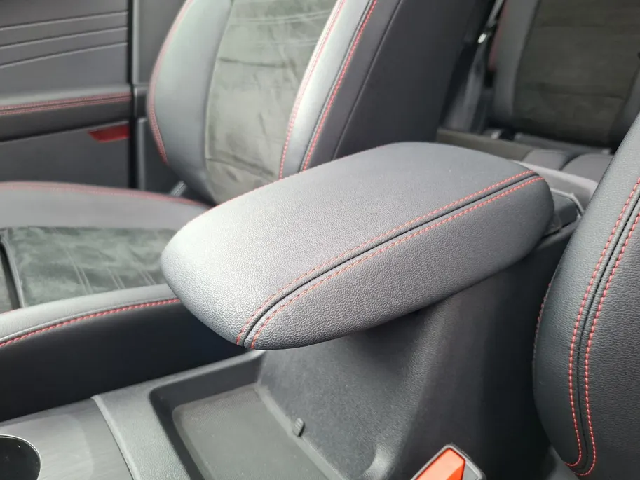 Ford Kuga 2.5 PHEV ST-Line X Black Pack | NL-Auto | 1e Eigenaar | Dealer onderhouden | Panoramadak | Winterpack | Black Pack | AGR | 20' Lichtmetaal | Adaptive Cruisecontrol | Dodehoekdetectie | B&O Audio | El. Achterklep | El. Trekhaak