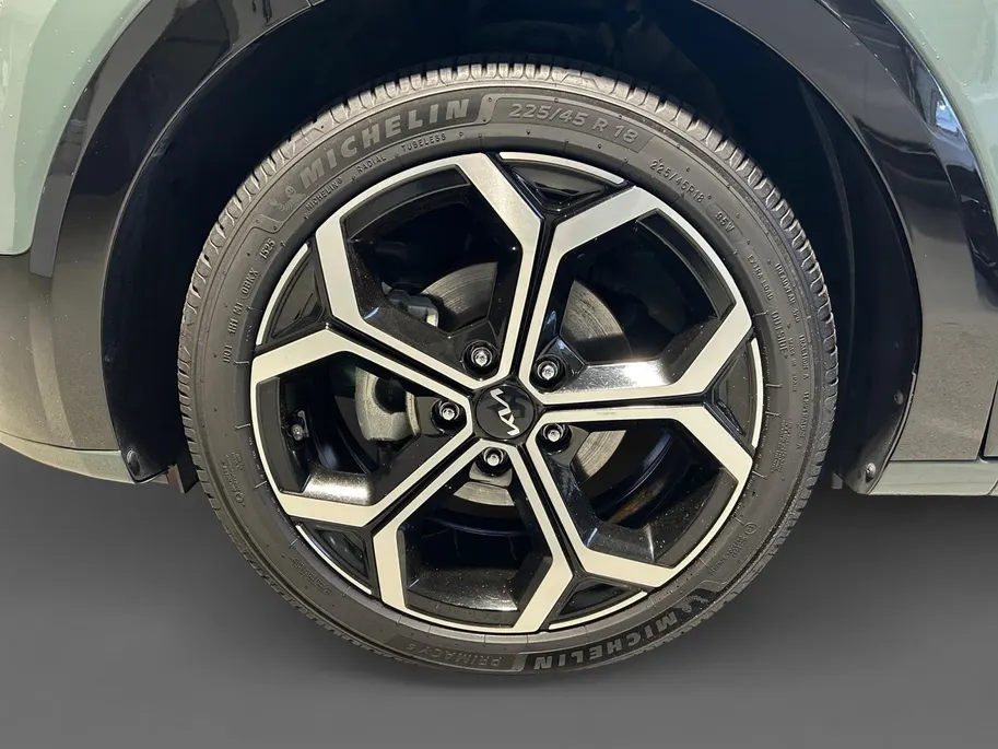 Kia Niro 1.6 GDi PHEV DynamicPlusLine | Apple Carplay / Android Auto | Navigatiesysteem | Stoel  + Stuurverwarming | Elektrisch Schuif / Kanteldak | Licht + Regensensor | Parkeersensoren Voor + Achter | ParkeerCamera  Achter | Elektrisch Bedienbare Achterklep | 18