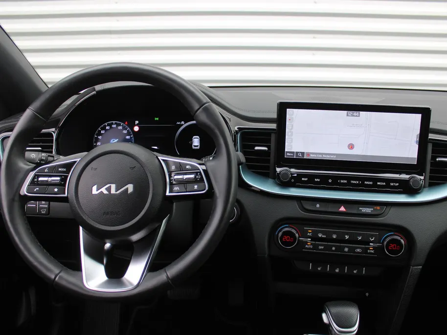 Kia Ceed Sportswagon 1.0 T-GDi MHEV Design Edition | Stuur-/stoelverwarming | Cruise adapt. | Camera | 16' LM | Dodehoekdetectie | JBL audio | LED |