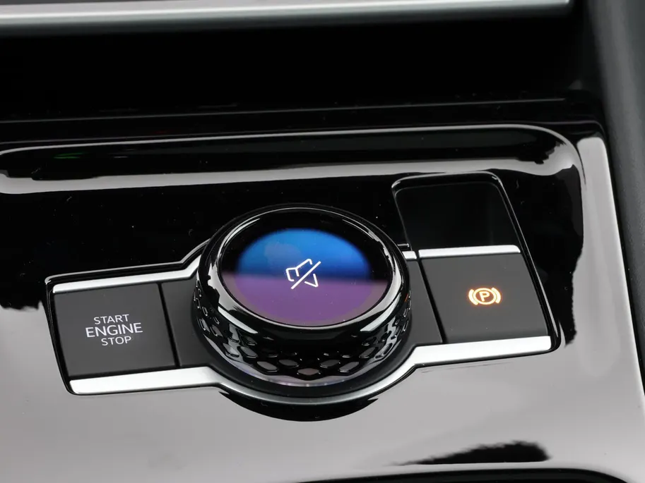 Volkswagen Tiguan 1.5 eHybrid 204pk DSG R-Line Edition · Panoramadak · 360 Camera · Inklap. Trekhaak · Matrix LED · Stuur- & Stoelverwarming + Massage · Achterbank verwarmd · Garantie t/m 09-10-2030 of 100.000km