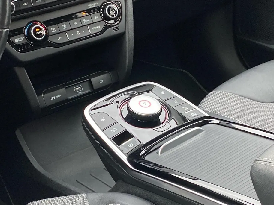 Kia e-Niro Edition 64 kWh | Navigatie | Climate control | Parkeer camera | Stoel + Stuurverwarming