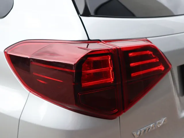 Suzuki Vitara 1.4 BoosterJet Hybrid Select Automaat All Seasons | Carplay | Adaptive Cruise