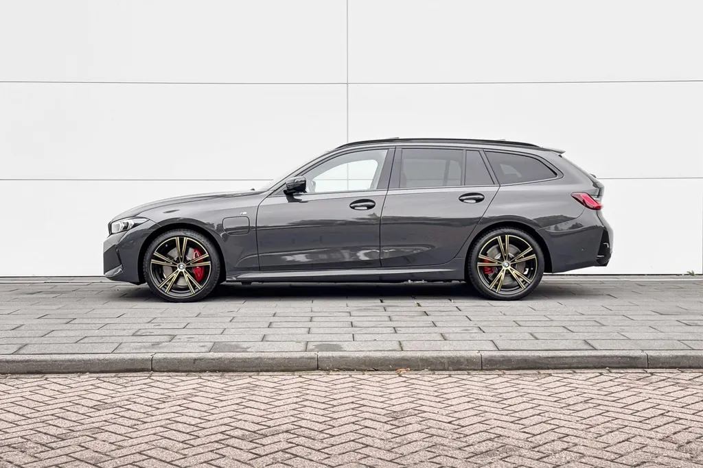 BMW 3 Serie Touring 330e