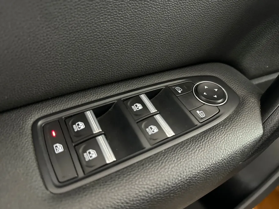 Renault Captur 1.6 E-Tech PHEV 160 Intens | Apple Carplay/Android Auto | Parkeercamera | Cruise Control