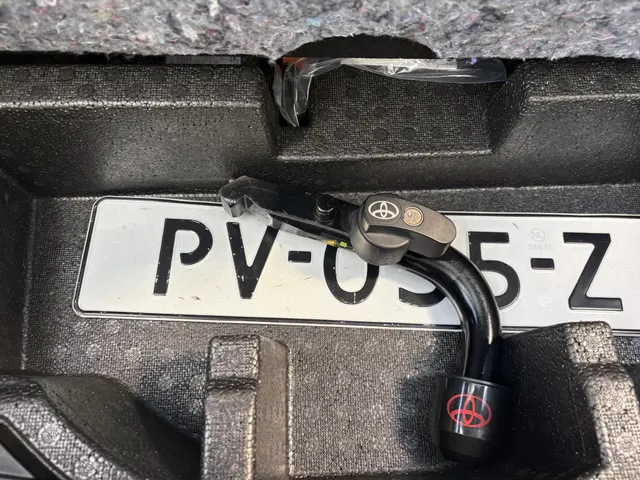 Toyota Yaris 1.5 Hybrid Bi-Tone | Navigatie | Trekhaak