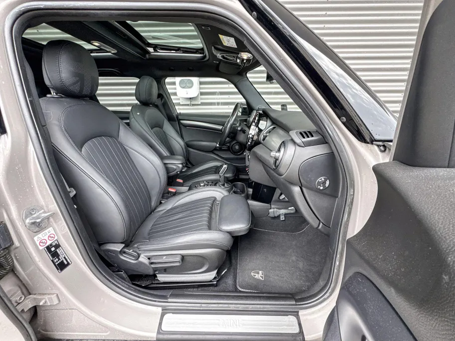 MINI Cooper 5-deurs 1.5 Cooper MINI Yours