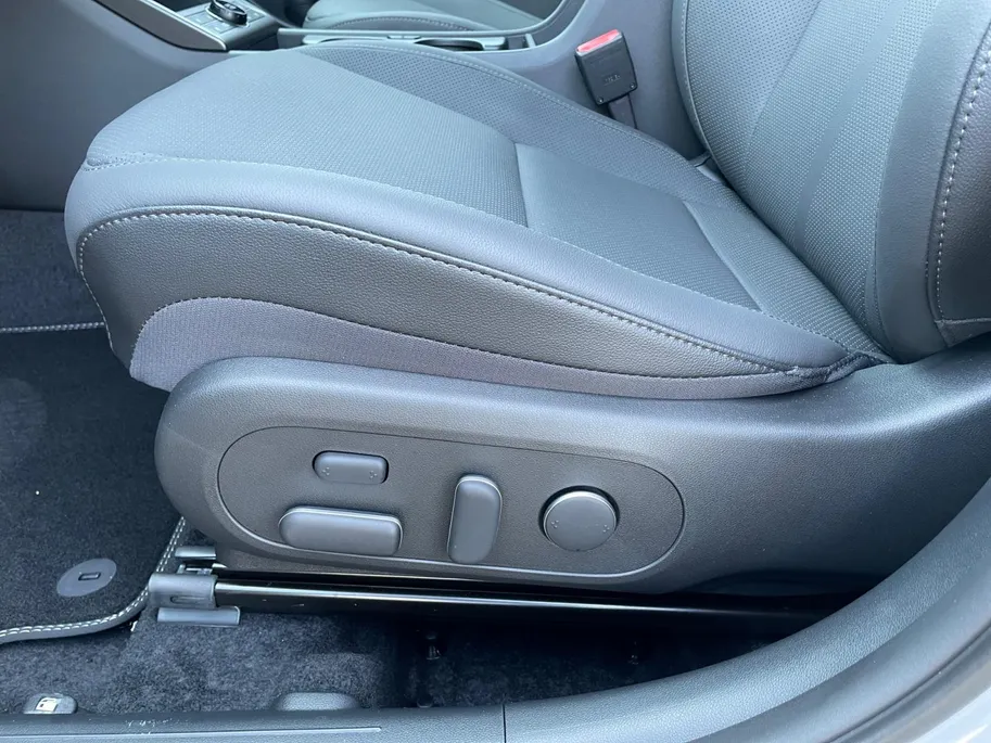 Hyundai Kona 1.6 GDI HEV Premium | Lederen bekleding| Stoelverwarming V+A | Bose |360 graden camera|