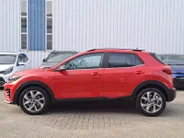 Kia Stonic 1.0 T-GDi MHEV GT-PlusLine 1e Eigenaar | Meest luxe uitvoering | Schuif-/kanteldak | Metallic lak | Cruise Control | camera | Carplay | Fabrieksgarantie | NAP