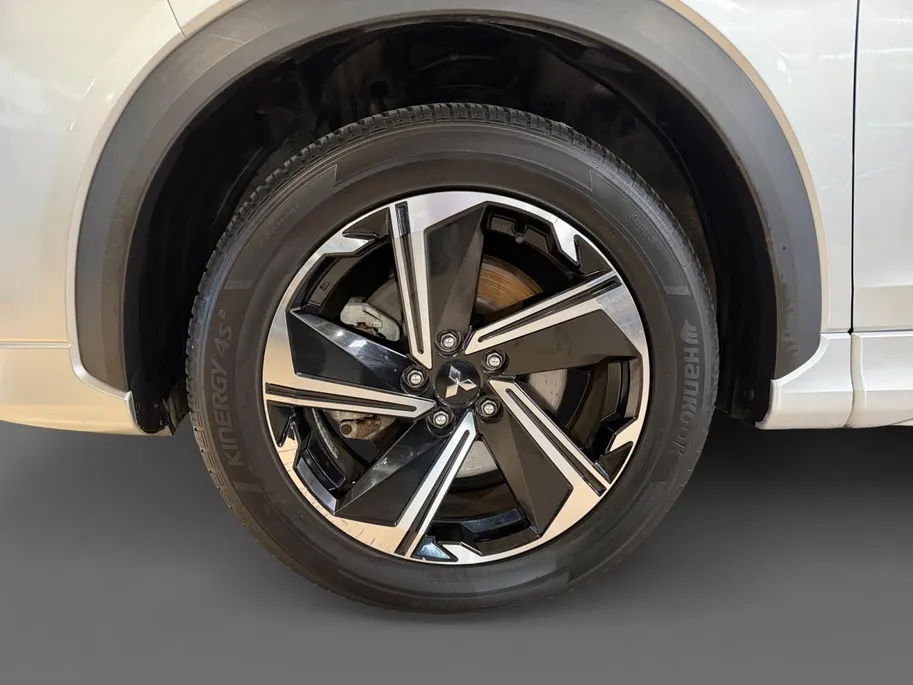 Mitsubishi Eclipse Cross 2.4 PHEV Instyle | Schuif-/ kanteldak | Achteruitrijcamera | Parkeersensoren voor & achter | Stoelverwarming | Navigatie | Trekhaak | BOVAG GARANTIE |