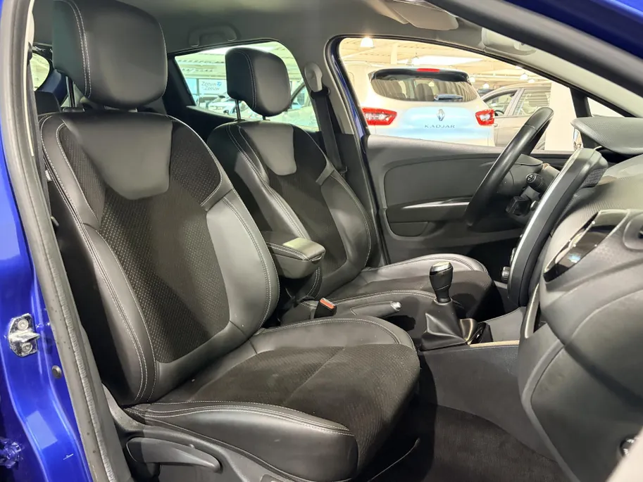 Renault Clio 90PK TCe Intens | Camera | Parkeersensoren | Lichmetalen Velgen | Climate Control | Cruise Control | Licht & Regensenor | Armsteun | Full LED | Keyless Entry |