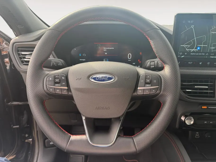 Ford Kuga 2.5 PHEV ST-Line | NL auto | Automaat | Panorama dak | Elektr. trekhaak | Winter pack | Adapt. Cruise control | BLIS | 360 graden camera | Draadloos opladen mobiel | Fabrieksgarantie tot 01-2028 |