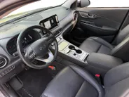 Hyundai Kona EV Premium 64 kWh HEAD UP DISPLAY | LEDEREN BEKLEDING | 455 KM ACTIERADIUS | ACC | DODEN HOEK DETECTIE | 12 MAANDEN BOVAG GARANTIE