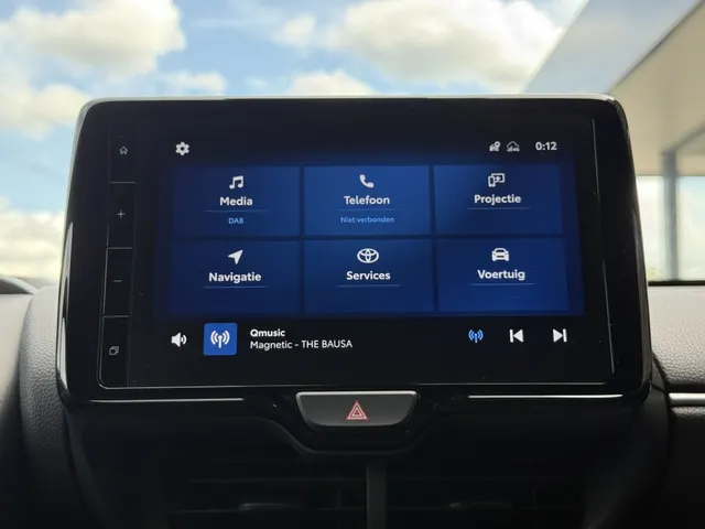 Toyota Yaris 1.5 Hybrid Executive Bi-Tone | PDC V+A | HUD