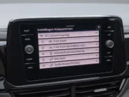 Volkswagen T-Roc 1.5 TSI 150pk DSG R-Line · Panoramadak · Camera · Dodehoeksensor · Keyless · Apple/Android Car Play · 19'Velgen ·