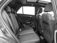 Volkswagen T-Roc 1.5 TSI 150pk Sport Business R · Panoramadak · Camera · Standkachel · Stoelverwarming · Navigatie · 19' Velgen · Elek. Inklapbare Spiegels ·