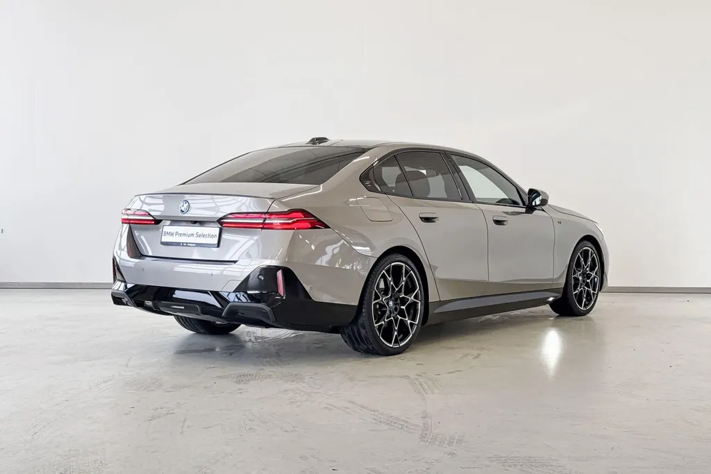 BMW i5 Sedan eDrive40 M Sport Edition