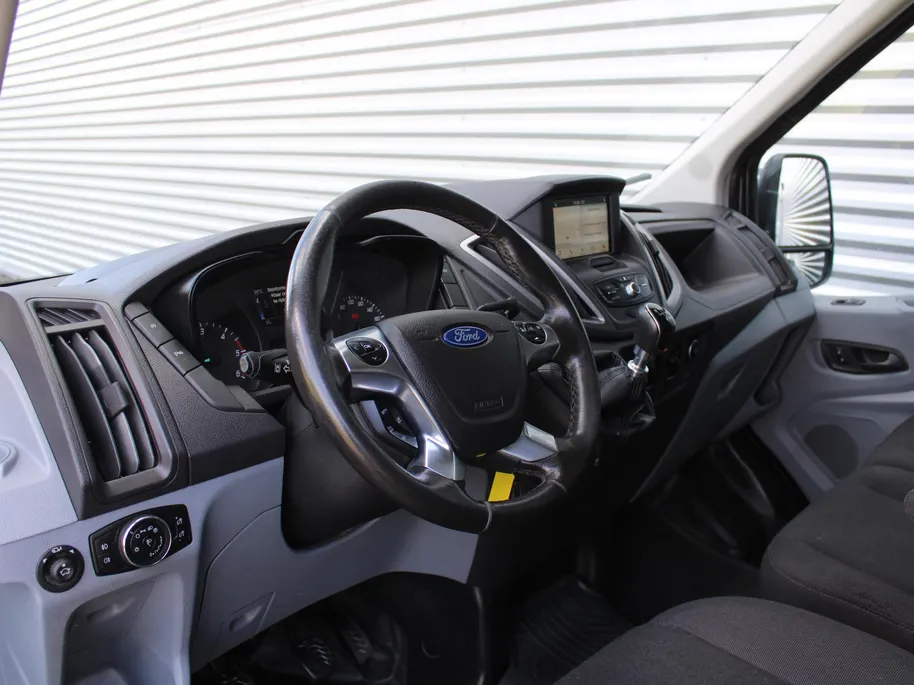 Ford Transit 290 2.0 TDCI L2H2 Trend | Nieuwe motor 35000 km |Trekhaak | Imperiaal | Voorruitverwarming | Navi |