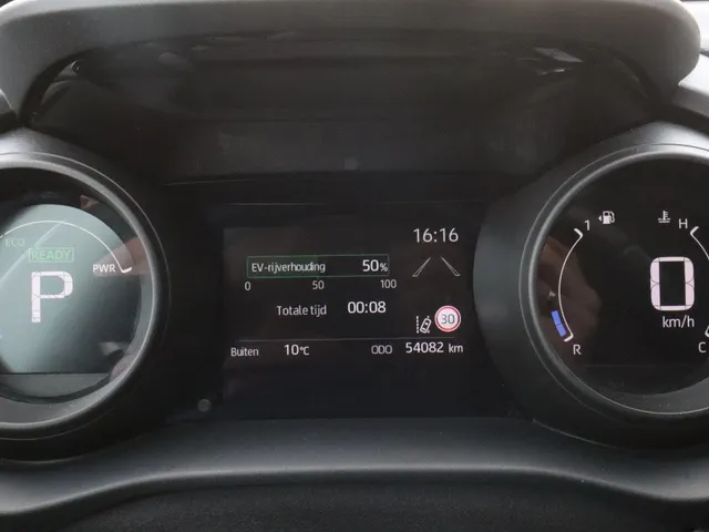 Toyota Yaris 1.5 Hybrid Dynamic Limited | Stoelverwarming | Parkeersensoren