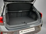 Volkswagen T-Roc 1.5TSI/150PK R-Line Business+ · Panoramadak · Trekhaak · Camera · Apple/Android Car Play · Navigatie · Stoelverwarming · Garantie t/m 09-10-2027 of 100000km.