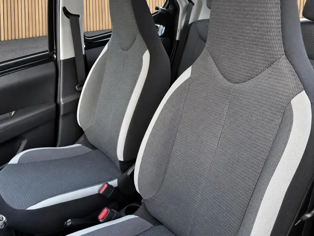 Toyota Aygo 1.0 VVT-i x-play | Camera | Carplay