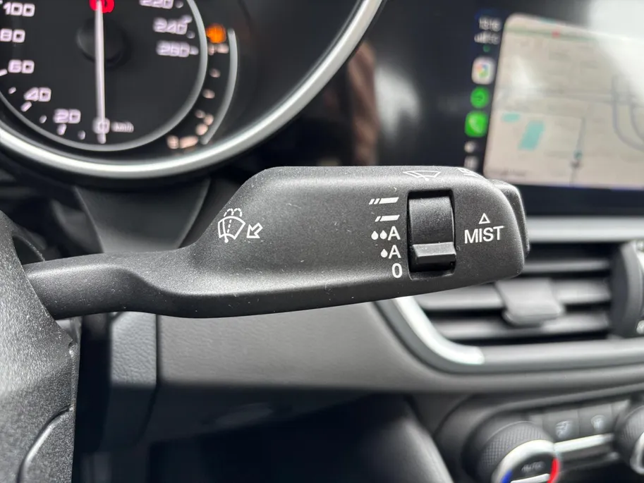 Alfa Romeo Giulia 2.0T B-Tech | 200PK | 19 INCH | AD.CRUISE | CAMERA | STOEL & STUURVERWARMING | CARPLAY |