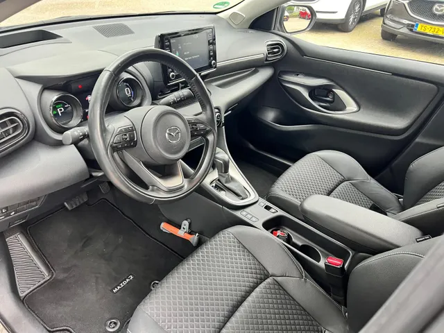 Mazda 2 Hybrid 1.5 Select AUTOMAAT | TREKHAAK | FULL HYBRID | A.CAMERA | HEAD-UP DISPLAY | STOEL- en STUURVERWARMING | APPLE CARPLY/ANDROID AUTO |
