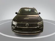 Volkswagen Tiguan 1.4 TSI eHybrid 245pk DSG Life Business · Camera · Inklap. Trekhaak · Stuur- & Stoelverwarming · Parkeerassistent · Apple/Android Car Play ·