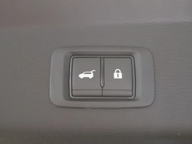 Mitsubishi Outlander 2.4 PHEV Black Edition | Stoel Massage | Schuif/Kantel Dak