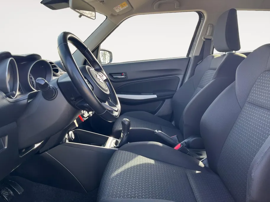 Suzuki Swift 1.2 Select Smart Hybrid | Stoelverwarming | Apple Carplay en Android Auto | Parkeersensoren | Dodehoek detectie