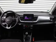 Kia Stonic 1.0 T-GDi MHEV DynamicPlusLine | Trekhaak | 15' LM | Clima | Cruise | Navi | Camera | LED | Keyless | 1e eigenaar |