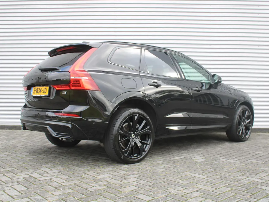 Volvo XC60 2.0 T8 Plug-in hybrid AWD Ultimate Black Edition | Trekhaak elektr. | Luchtvering | Schuifdak | Leer | Geheugenstoelen | B&W audio | Stoelventilatie | Winterset | Zeer nette auto |