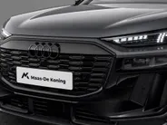Audi Q6 e-tron Sportback S edition 83 kWh 252 PK · Glazen panoramadak · Trekhaak elek. wegklapbaar · Optiekpakket zwart