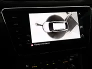 Škoda Superb Combi 1.4 TSI iV 218pk DSG Sportline Business · Panoramadak · 360 Camera · Inklap. Trekhaak · Matrix LED · Canton Audio · Elek. Stoelen + Geheugen ·