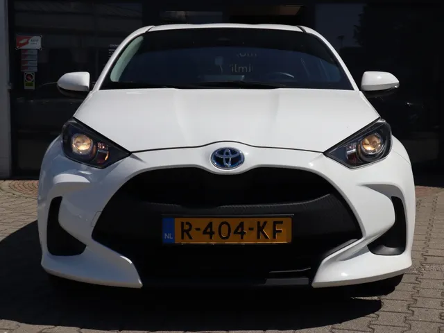 Toyota Yaris 1.5 Hybrid Active | Camera | Apple Carplay Android Auto (34000km