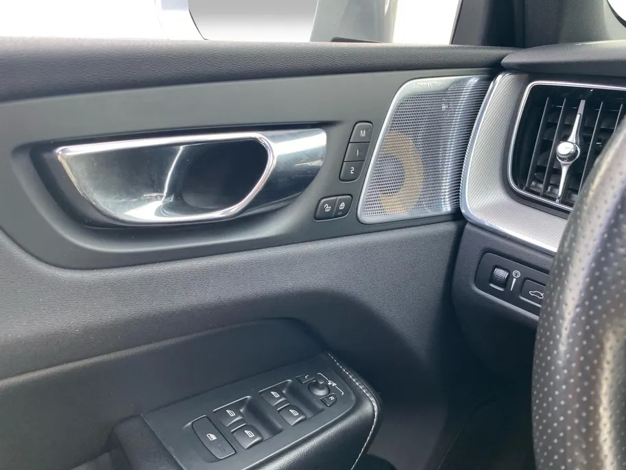 Volvo XC60 2.0 T8 Twin Engine AWD Inscription Automaat | 11-2017 | Panodak | Leder | Bower Wilkins | Stoelventilatie | etc.