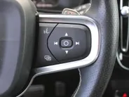 Volvo XC40 2.0 T4 R-Design | Keyless | HK Audio | Adap. Cruise | PDC | Elek. Trekhaak | 19' Velgen | Elek. Kofferklep | Camera | Stoelverwarming |